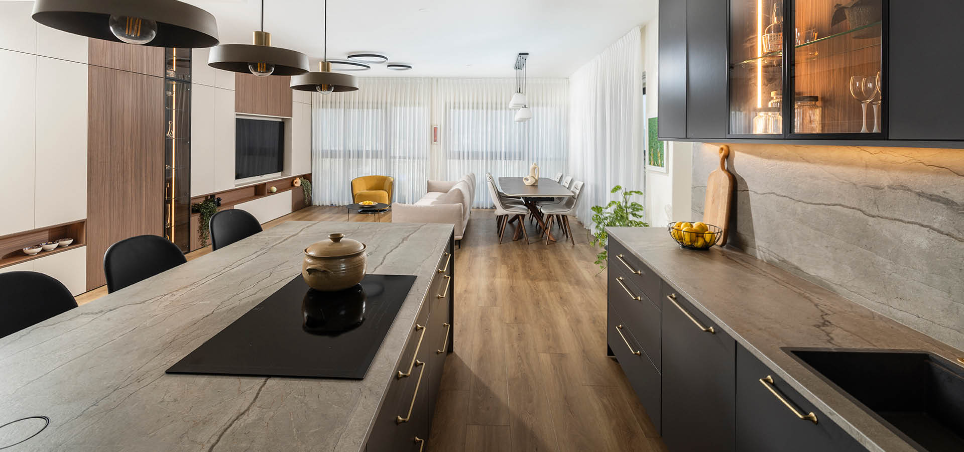 project blank -shai bussi 1920 90010